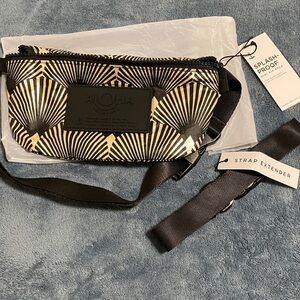 ALOHA Collection Hip Pack